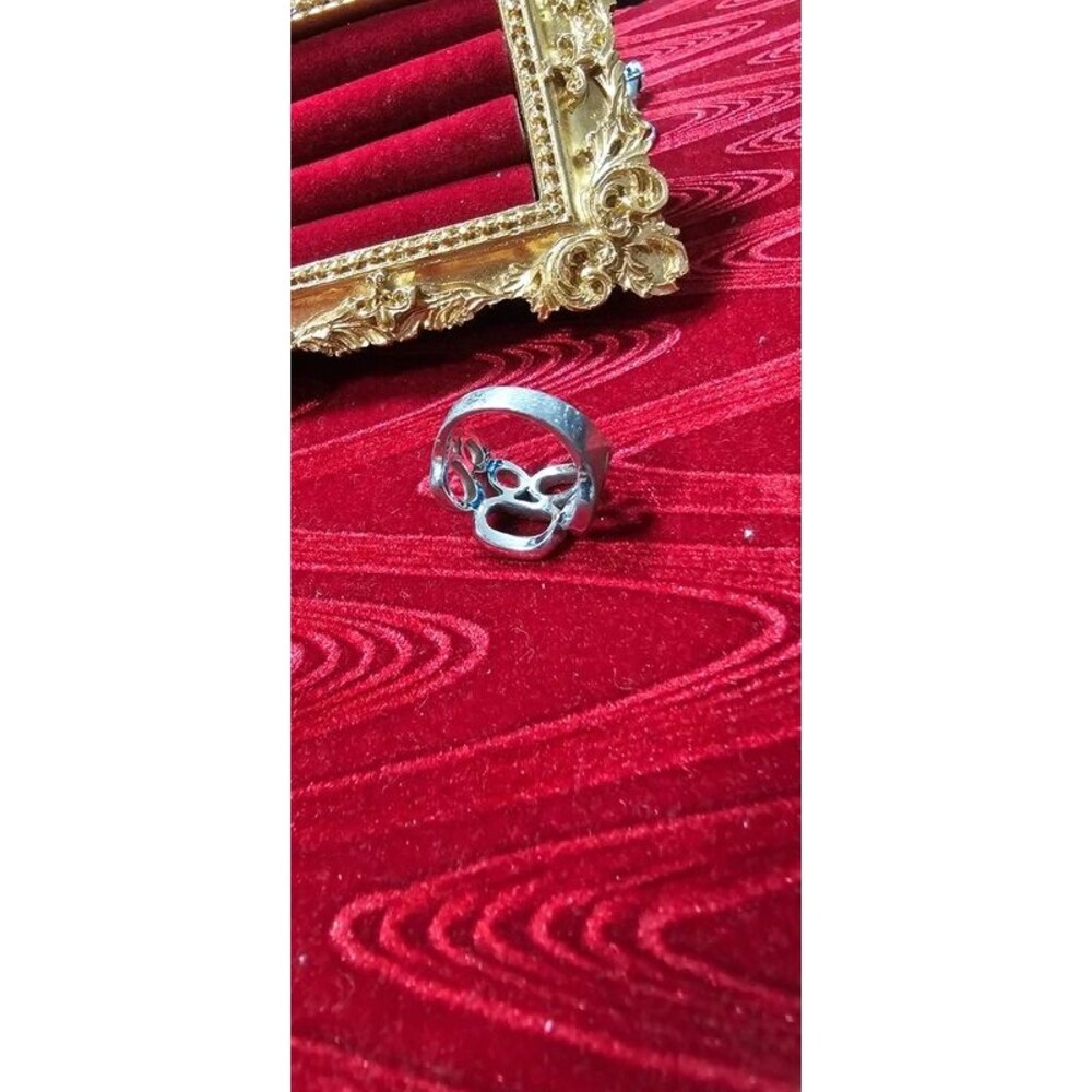 Ring siver tone